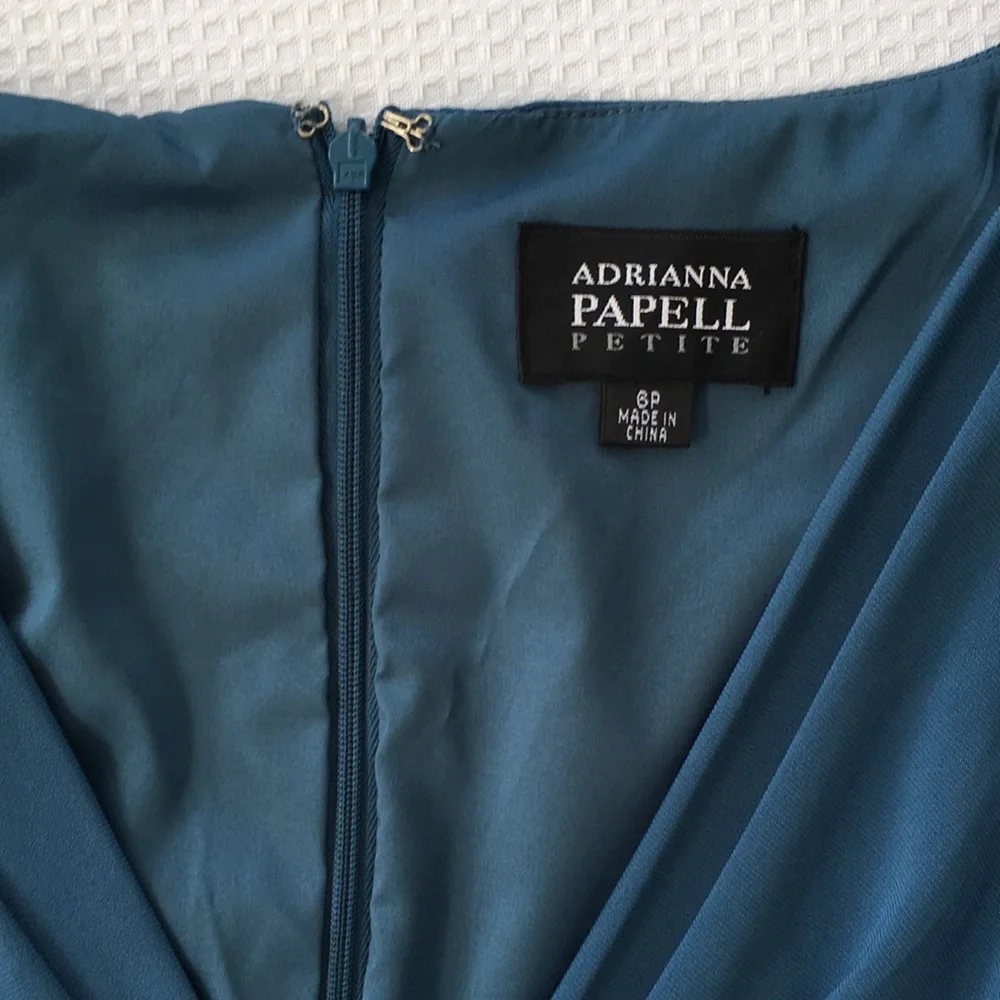 Adrianna Papell Tafetta Shutter Layered Dress, Size 6 - Picture 5 of 13